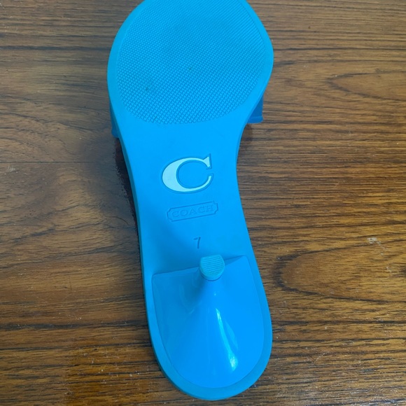 Coach Signature Sandal - Picture 9 of 9